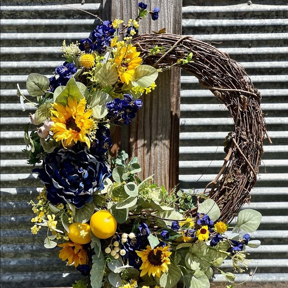 New Spring or Summer grapevine wreath - Picture 5 of 5